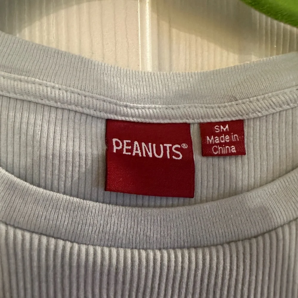 Peanuts Teal Graphic Crop Top - Picture 3 of 4